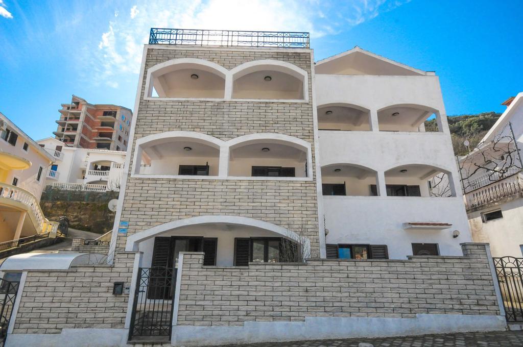 Bologna Apartments Будва Екстер'єр фото