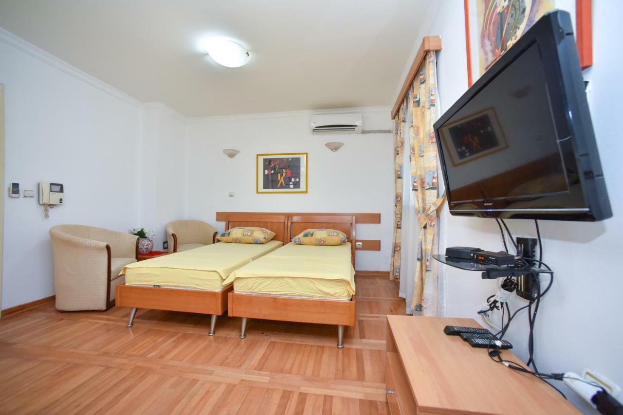 Bologna Apartments Будва Екстер'єр фото